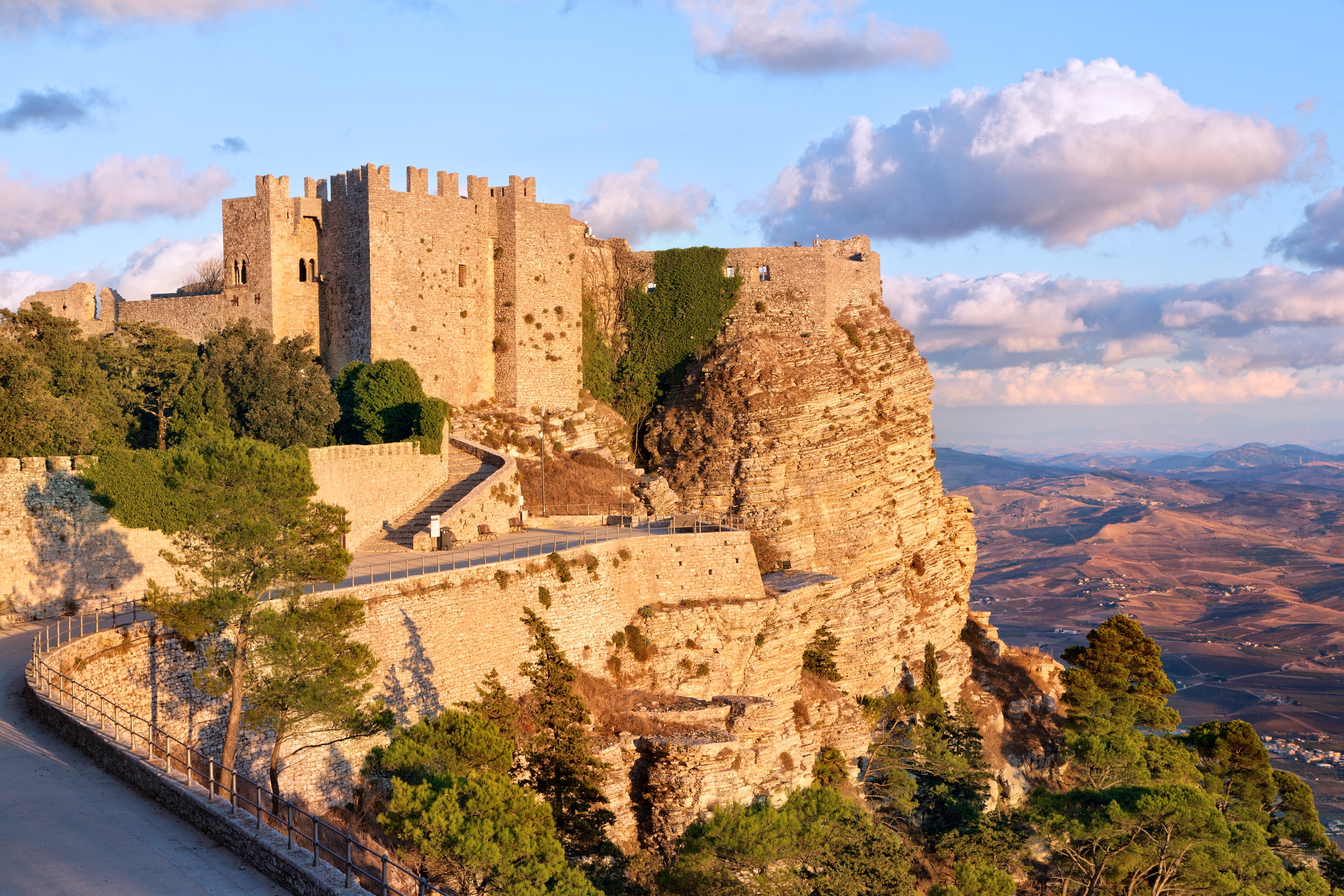 https://www.driverinsicily.com/public/img/fotoalbum/castello-erice.jpg